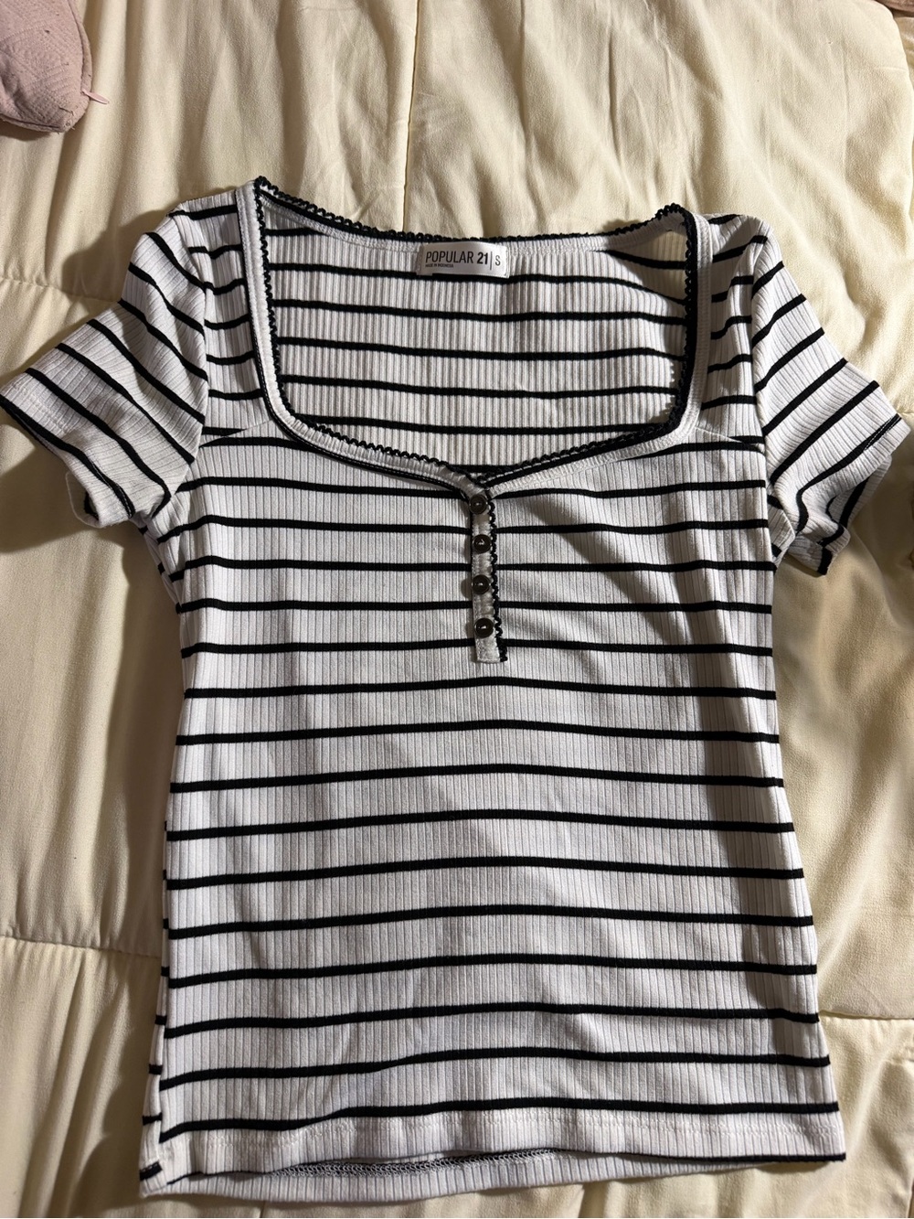 Popular 21s White & Black Striped Scoop Neck Short Sleeve Top